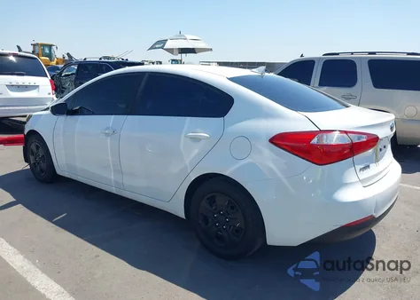 2016 Kia Forte Lx z USA, uszkodzony, nr VIN KNAFK4A68G5618899